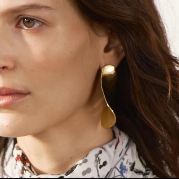 Zara Gold Oval Twist Earrings - Picture 1 of 13